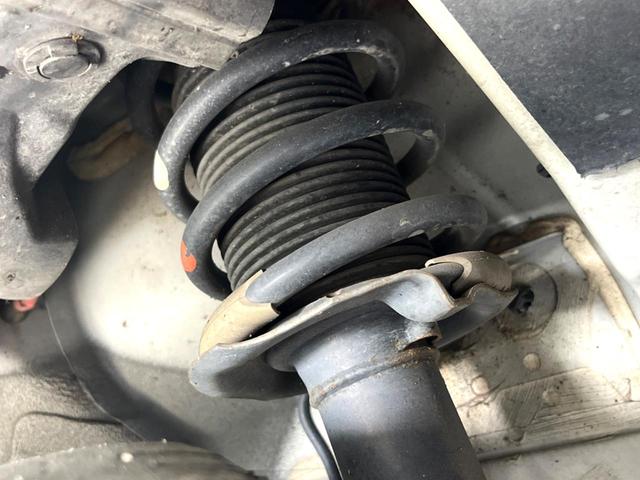 ノート ｅ－パワー　メダリスト　純正ナビ　全周囲カメラ　衝突軽減　デジタルミラー　フルセグ　ＥＴＣ　ドラレコ　ＬＥＤヘッド　ハーフレザーシート　Ｂｌｕｅｔｏｏｔｈ　オートエアコン　スマートキー（20枚目）