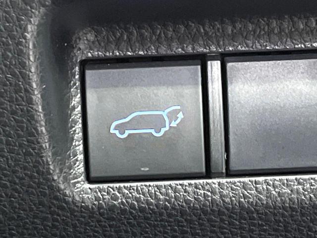 ＲＡＶ４ アドベンチャー　４ＷＤ　純正８インチＤＡ　バックカメラ　衝突軽減　ＥＴＣ　ドラレコ　レーダークルーズ　パワーバックドア　パワーシート　ＬＥＤヘッド　Ｂｌｕｅｔｏｏｔｈ　スマートキー（7枚目）