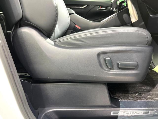 アルファード ２．５Ｓ　Ｃパッケージ　サンルーフ　３眼ＬＥＤ　純正９インチＤＡ　後席モニター　衝突軽減　デジタルインナーミラー　バックカメラ　ＢＳＭ　両側電動　レーダークルーズ　ステアリングヒーター　パワーバックドア　レザーシート（73枚目）