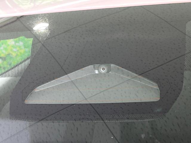 プリウス Ｘ　モデリスタエアロ　モデリスタ１９インチアルミホイール　純正８インチＤＡ　バックカメラ　ＢＳＭ　クリアランスソナー　衝突軽減　レーダークルーズ　ＡＣ１００Ｖ　ＥＴＣ２．０　ドラレコ　スマートキー（7枚目）