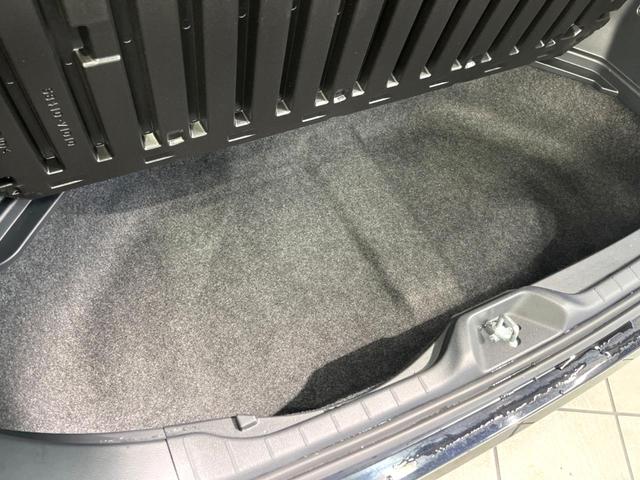 ヴォクシー S-Z 純正10インチナビ フルセグ 3眼LED バックカメラ 両側電動 ハーフレザーシート シートヒーター Bluetooth 衝突軽減 レーダークルーズ スマートキー(36枚目)