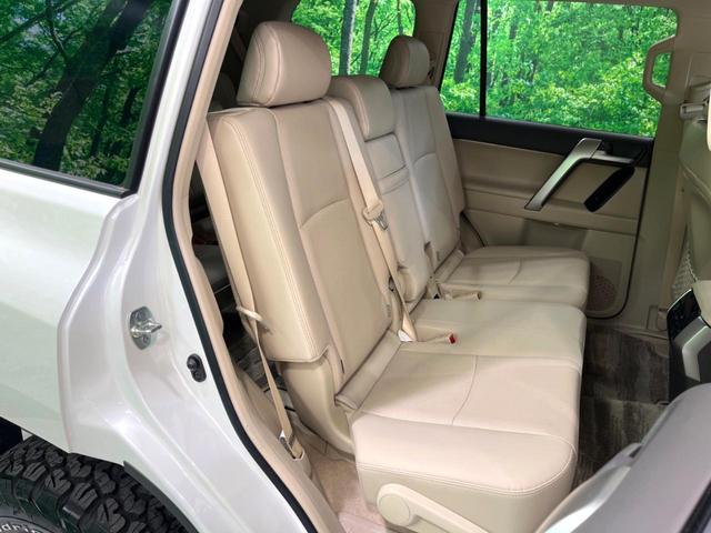 ランドクルーザープラド TX Lパッケージ マットブラックエディション ディーゼル サンルーフ メーカー9インチナビ 全周囲カメラ 7人 ベージュ革シート BSM ブラックルーフレール シートベンチレーション パワーシート レーダークルーズ ETC スマートキー(9枚目)