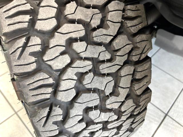 ランドクルーザープラド TX Lパッケージ マットブラックエディション ディーゼル サンルーフ メーカー9インチナビ 全周囲カメラ 7人 ベージュ革シート BSM ブラックルーフレール シートベンチレーション パワーシート レーダークルーズ ETC スマートキー(63枚目)