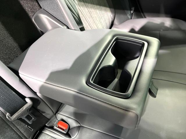 ハリアー G 純正12.3インチナビ バックカメラ デジタルインナーミラー ETC2.0 パワーバックドア 衝突軽減 レーダークルーズ 電子パーキング LEDヘッド スマートキー 純正18インチアルミホイール(31枚目)