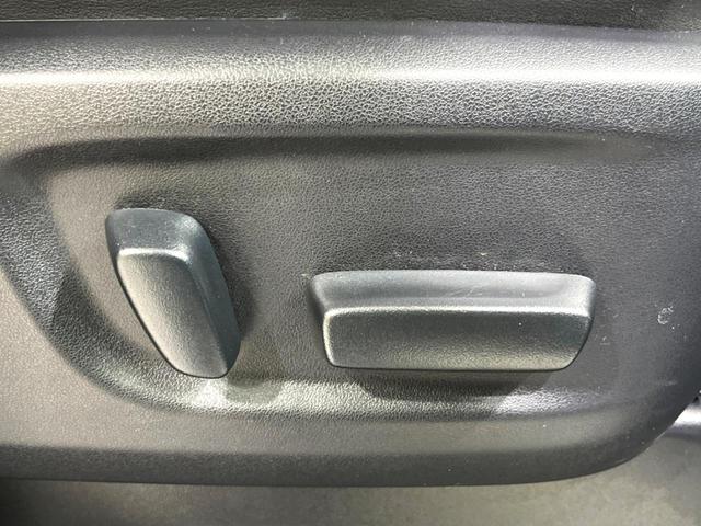 アルファード ２．５Ｓ　Ｃパッケージ　サンルーフ　両側電動ドア　バックカメラ　禁煙車　電動リアゲート　ハーフレザーシート　前席シートエアコン　パワーシート　コーナーセンサー　スマートキー　ＬＥＤヘッド　ビルトインＥＴＣ　クルコン（70枚目）