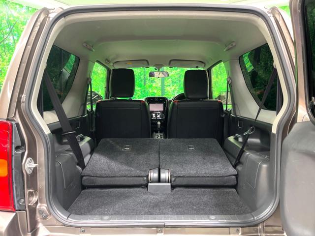 ���i�̂���������ʋ΁A���}���ɏ\���ȉ׎��X�y�[�X���m�ۂ��Ă���܂��B�Z�J���h�V�[�g��|���ƁA�傫�ȉו��̐ύڂ��\�ł���