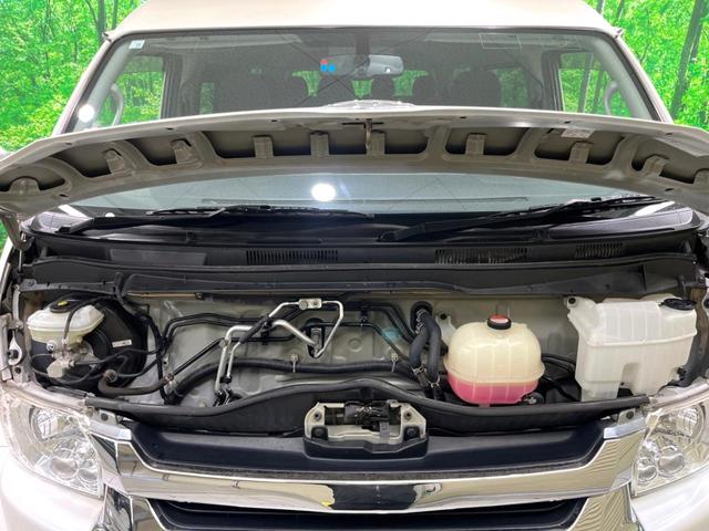 ハイエースワゴン ＧＬ　モデリスタエアロ　１０人　純正７インチナビ　後席モニター　　バックカメラ　電動スライド　ＥＴＣ　ＬＥＤヘッド　スマートキー　１５インチアルミホイール　オートエアコン（19枚目）