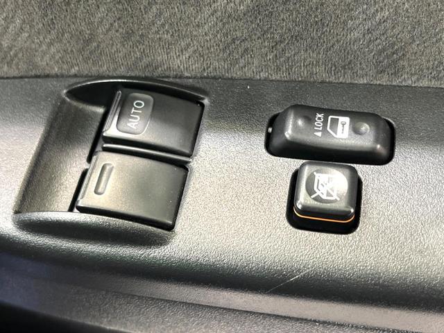 ハイエースワゴン ＧＬ　モデリスタエアロ　１０人　純正７インチナビ　後席モニター　　バックカメラ　電動スライド　ＥＴＣ　ＬＥＤヘッド　スマートキー　１５インチアルミホイール　オートエアコン（63枚目）