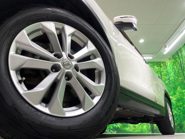 エクストレイル ２０Ｘ　エマージェンシーブレーキパッケージ　４ＷＤ　７人乗り　純正ナビ　後席モニター　バックカメラ　衝突軽減　レザー調シート　コーナーセンサー　スマートキー　ＬＥＤヘッド　ビルトインＥＴＣ　純正１７インチアルミ　オートライト（14枚目）