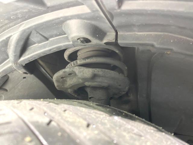 エクストレイル ２０Ｘ　エマージェンシーブレーキパッケージ　４ＷＤ　７人乗り　純正ナビ　後席モニター　バックカメラ　衝突軽減　レザー調シート　コーナーセンサー　スマートキー　ＬＥＤヘッド　ビルトインＥＴＣ　純正１７インチアルミ　オートライト（20枚目）