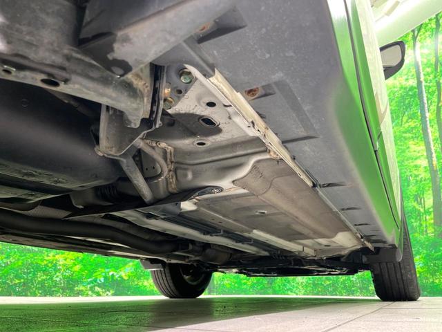 エクストレイル ２０Ｘ　エマージェンシーブレーキパッケージ　４ＷＤ　７人乗り　純正ナビ　後席モニター　バックカメラ　衝突軽減　レザー調シート　コーナーセンサー　スマートキー　ＬＥＤヘッド　ビルトインＥＴＣ　純正１７インチアルミ　オートライト（24枚目）