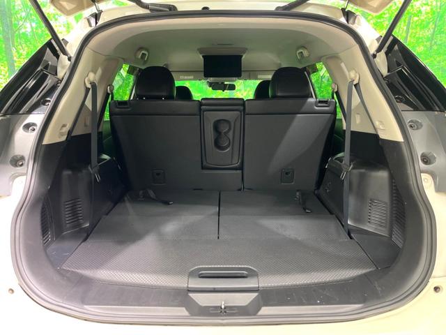 エクストレイル ２０Ｘ　エマージェンシーブレーキパッケージ　４ＷＤ　７人乗り　純正ナビ　後席モニター　バックカメラ　衝突軽減　レザー調シート　コーナーセンサー　スマートキー　ＬＥＤヘッド　ビルトインＥＴＣ　純正１７インチアルミ　オートライト（26枚目）