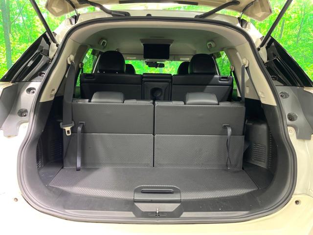 エクストレイル ２０Ｘ　エマージェンシーブレーキパッケージ　４ＷＤ　７人乗り　純正ナビ　後席モニター　バックカメラ　衝突軽減　レザー調シート　コーナーセンサー　スマートキー　ＬＥＤヘッド　ビルトインＥＴＣ　純正１７インチアルミ　オートライト（29枚目）