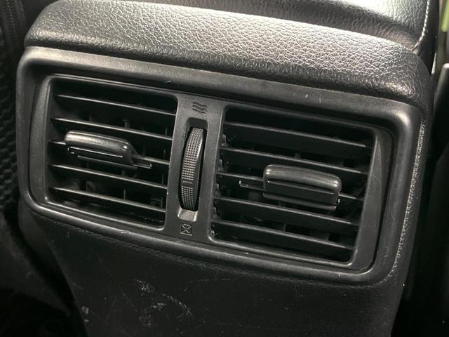 エクストレイル ２０Ｘ　エマージェンシーブレーキパッケージ　４ＷＤ　７人乗り　純正ナビ　後席モニター　バックカメラ　衝突軽減　レザー調シート　コーナーセンサー　スマートキー　ＬＥＤヘッド　ビルトインＥＴＣ　純正１７インチアルミ　オートライト（32枚目）