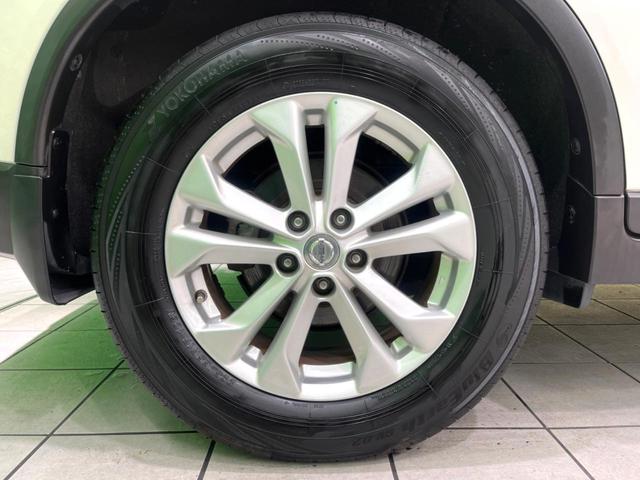 エクストレイル ２０Ｘ　エマージェンシーブレーキパッケージ　４ＷＤ　７人乗り　純正ナビ　後席モニター　バックカメラ　衝突軽減　レザー調シート　コーナーセンサー　スマートキー　ＬＥＤヘッド　ビルトインＥＴＣ　純正１７インチアルミ　オートライト（54枚目）