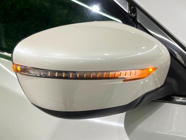 エクストレイル ２０Ｘ　エマージェンシーブレーキパッケージ　４ＷＤ　７人乗り　純正ナビ　後席モニター　バックカメラ　衝突軽減　レザー調シート　コーナーセンサー　スマートキー　ＬＥＤヘッド　ビルトインＥＴＣ　純正１７インチアルミ　オートライト（55枚目）