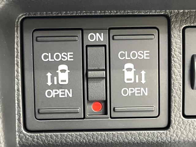 ステップワゴン ｅ：ＨＥＶスパーダ　登録済未使用車　両側電動ドア　ＢＳＭ　衝突軽減　電動リアゲート　シートヒーター　ハーフレザーシート　コーナーセンサー　スマートキー　ＬＥＤヘッド　純正１６インチアルミ　車線逸脱警報　オートライト（3枚目）