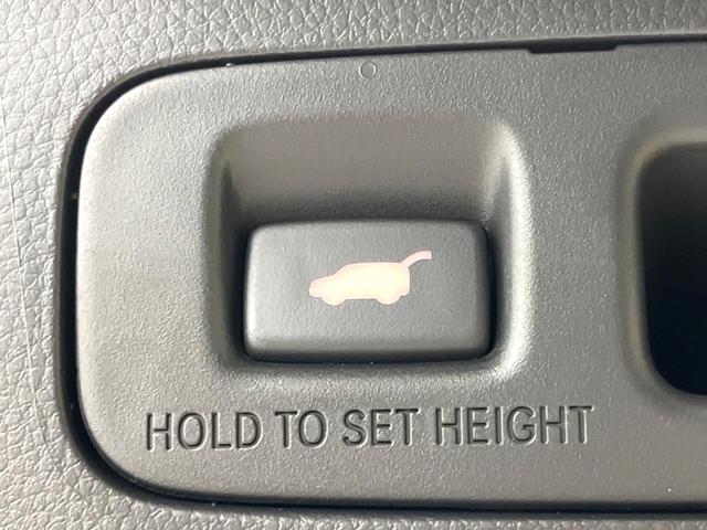 ステップワゴン ｅ：ＨＥＶスパーダ　登録済未使用車　両側電動ドア　ＢＳＭ　衝突軽減　電動リアゲート　シートヒーター　ハーフレザーシート　コーナーセンサー　スマートキー　ＬＥＤヘッド　純正１６インチアルミ　車線逸脱警報　オートライト（7枚目）