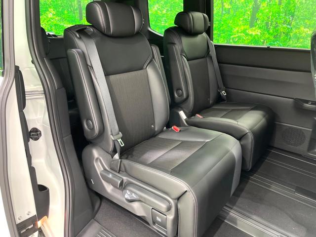 ステップワゴン ｅ：ＨＥＶスパーダ　登録済未使用車　両側電動ドア　ＢＳＭ　衝突軽減　電動リアゲート　シートヒーター　ハーフレザーシート　コーナーセンサー　スマートキー　ＬＥＤヘッド　純正１６インチアルミ　車線逸脱警報　オートライト（9枚目）