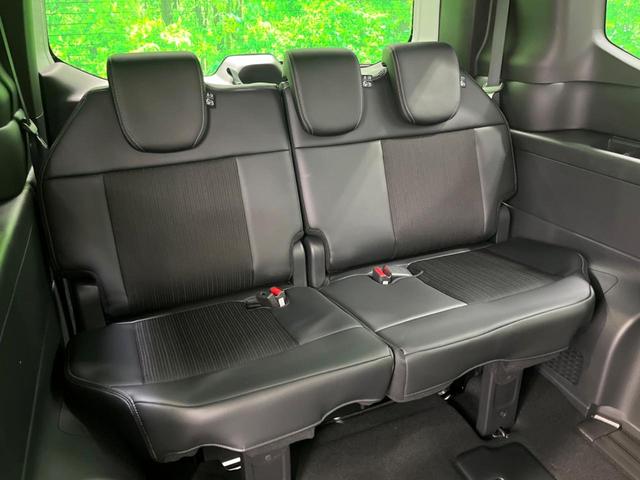 ステップワゴン ｅ：ＨＥＶスパーダ　登録済未使用車　両側電動ドア　ＢＳＭ　衝突軽減　電動リアゲート　シートヒーター　ハーフレザーシート　コーナーセンサー　スマートキー　ＬＥＤヘッド　純正１６インチアルミ　車線逸脱警報　オートライト（10枚目）