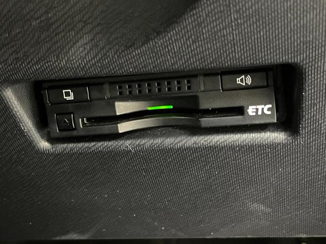 アクア Ｘ－アーバン　純正ナビ　バックカメラ　ＥＴＣ　ドラレコ　衝突軽減　ＬＥＤヘッド　フルセグ　Ｂｌｕｅｔｏｏｔｈ　シートヒーター　ハーフレザーシート　オートエアコン　スマートキー　電動格納ミラー（6枚目）