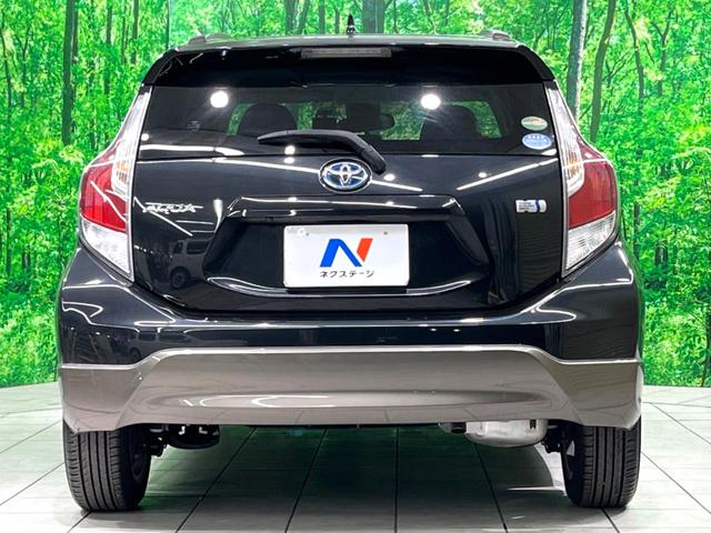 アクア Ｘ－アーバン　純正ナビ　バックカメラ　ＥＴＣ　ドラレコ　衝突軽減　ＬＥＤヘッド　フルセグ　Ｂｌｕｅｔｏｏｔｈ　シートヒーター　ハーフレザーシート　オートエアコン　スマートキー　電動格納ミラー（16枚目）