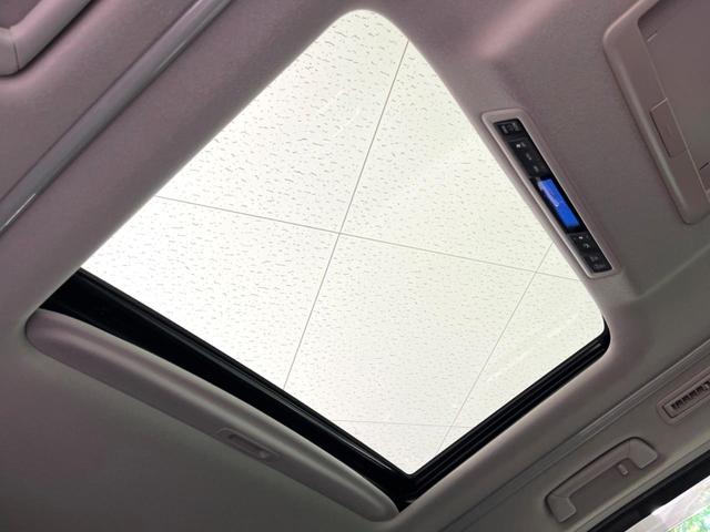 アルファードハイブリッド ＳＲ　Ｃパッケージ　ＴＲＤエアロ　サンルーフ　純正９インチＤＡ　バックカメラ　後席モニター　ナビキット　４ＷＤ　三眼ＬＥＤヘッド　ドラレコ　ＥＴＣ　両側電動　ベンチレーション　パワーシート　合皮レザー　パワーバックドア（4枚目）