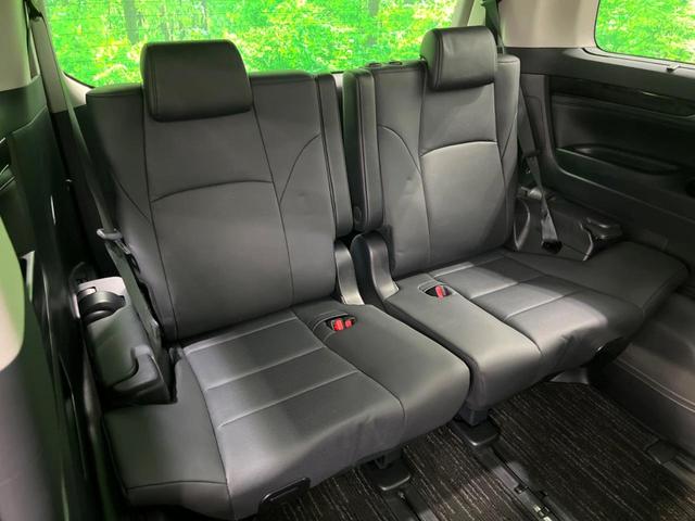 アルファードハイブリッド ＳＲ　Ｃパッケージ　ＴＲＤエアロ　サンルーフ　純正９インチＤＡ　バックカメラ　後席モニター　ナビキット　４ＷＤ　三眼ＬＥＤヘッド　ドラレコ　ＥＴＣ　両側電動　ベンチレーション　パワーシート　合皮レザー　パワーバックドア（11枚目）