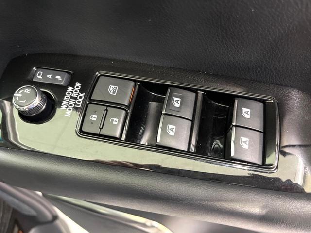 アルファードハイブリッド ＳＲ　Ｃパッケージ　ＴＲＤエアロ　サンルーフ　純正９インチＤＡ　バックカメラ　後席モニター　ナビキット　４ＷＤ　三眼ＬＥＤヘッド　ドラレコ　ＥＴＣ　両側電動　ベンチレーション　パワーシート　合皮レザー　パワーバックドア（65枚目）