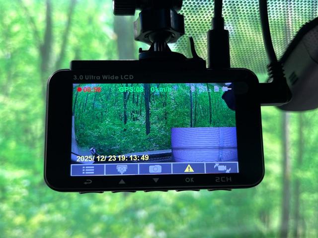 アルファードハイブリッド ＳＲ　Ｃパッケージ　ＴＲＤエアロ　サンルーフ　純正９インチＤＡ　バックカメラ　後席モニター　ナビキット　４ＷＤ　三眼ＬＥＤヘッド　ドラレコ　ＥＴＣ　両側電動　ベンチレーション　パワーシート　合皮レザー　パワーバックドア（76枚目）