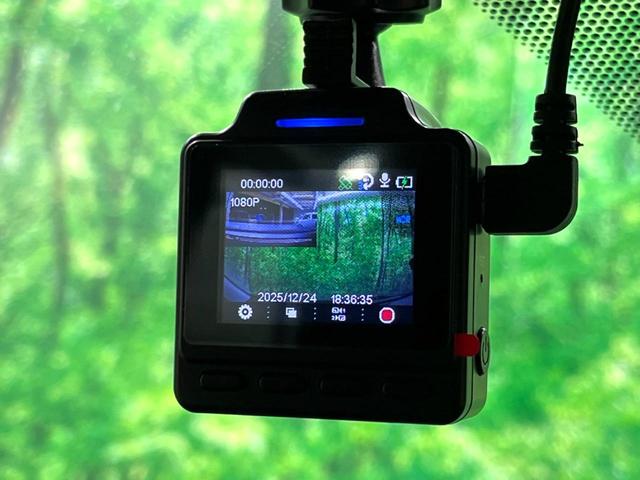 プリウス Ｓ　後期　ナビ　バックカメラ　衝突軽減　レーダークルーズ　ドラレコ　ＥＴＣ　ＬＥＤヘッド　クリアランスソナー（5枚目）