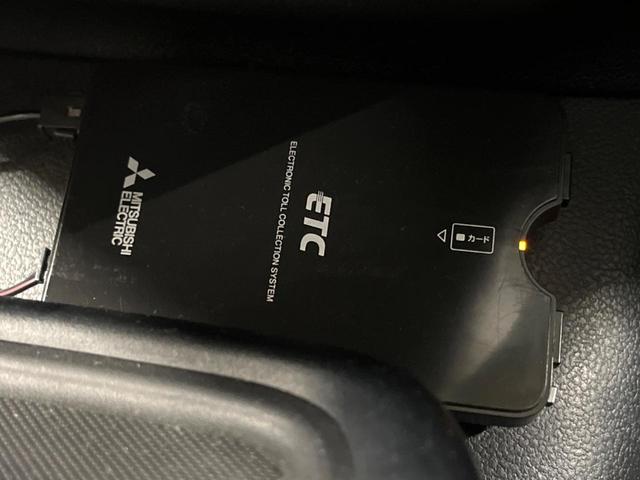 プリウス Ｓ　後期　ナビ　バックカメラ　衝突軽減　レーダークルーズ　ドラレコ　ＥＴＣ　ＬＥＤヘッド　クリアランスソナー（6枚目）