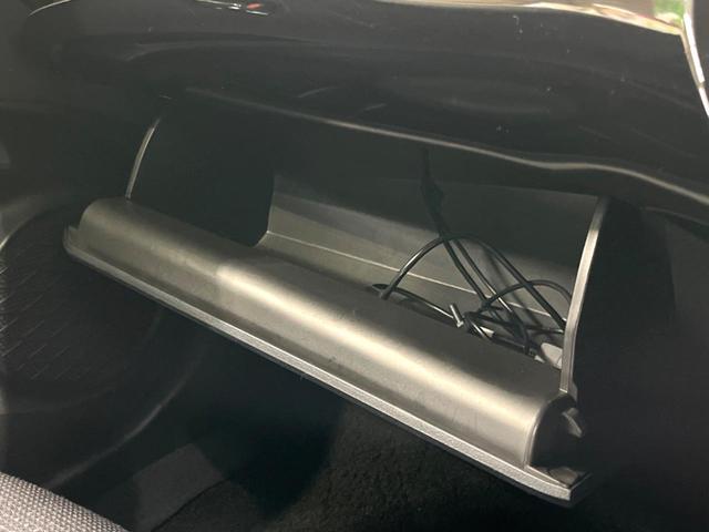 プリウス Ｓ　後期　ナビ　バックカメラ　衝突軽減　レーダークルーズ　ドラレコ　ＥＴＣ　ＬＥＤヘッド　クリアランスソナー（31枚目）