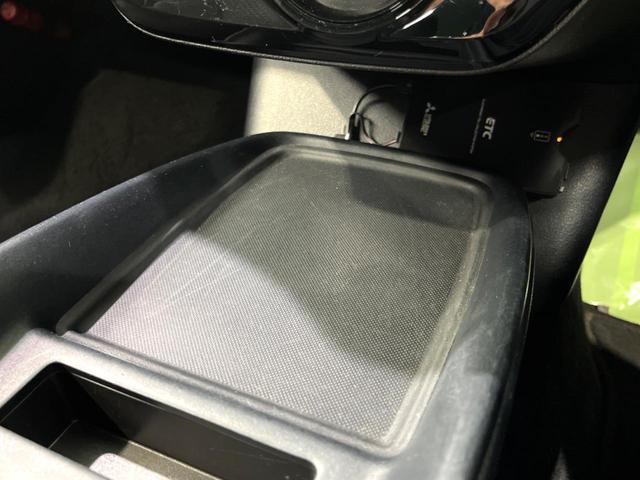 プリウス Ｓ　後期　ナビ　バックカメラ　衝突軽減　レーダークルーズ　ドラレコ　ＥＴＣ　ＬＥＤヘッド　クリアランスソナー（39枚目）