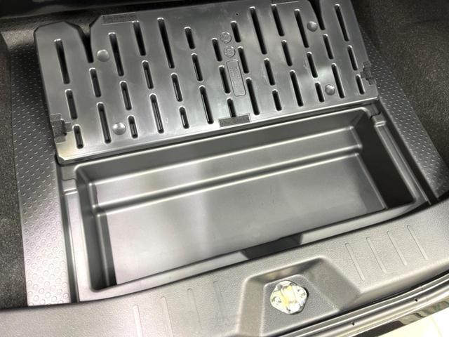 ルーミー カスタムＧ　両側電動ドア　全周囲カメラ　衝突被害軽減システム　レーダークルーズ　禁煙車　コーナーセンサー　スマートキー　ＬＥＤヘッド　ビルトインＥＴＣ　純正１４インチアルミ　車線逸脱警報　オートライト（32枚目）