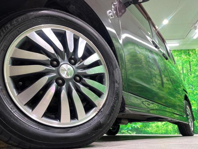 デリカＤ：２ Ｓ　ナビ　両側電動ドア　スマートキー　ＨＩＤヘッド　ＥＴＣ　純正１４インチアルミ　オートライト　オートエアコン　Ｂｌｕｅｔｏｏｔｈ　ＣＤ　ＤＶＤ再生　フルセグ（13枚目）