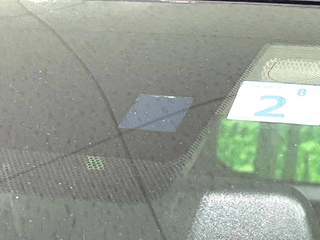 �y�g���^�Z�[�t�e�B�Z���X�z���s���ɑO���̎ԗ�����F�����A�Փ˂������Ȏ��͌x��ƃu���[�L�ŏՓˉ���Ɣ�Q�y�����A�V�X�g�B�����S�Ƀh���C�u�����y���݂��������܂��B