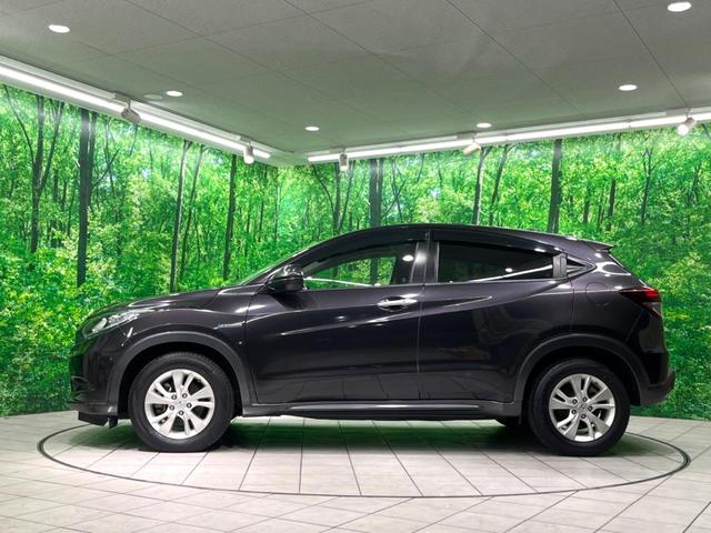 ヴェゼル ハイブリッドＸ　メーカーナビ　バックカメラ　衝突軽減　ＥＴＣ　ドラレコ　ＬＥＤヘッド　クルーズコントロール　フルセグ　Ｂｌｕｅｔｏｏｔｈ　電子パーキング　オートホールド　スマートキー　電動格納ミラー（24枚目）