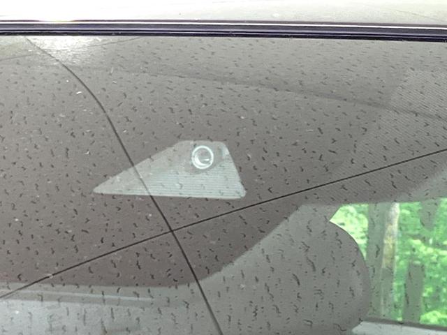 �y�X�}�[�g�u���[�L�T�|�[�g�z���s���ɑO���̎ԗ�����F�����A�Փ˂������Ȏ��͌x��ƃu���[�L�ŏՓˉ���Ɣ�Q�y�����A�V�X�g�B�����S�Ƀh���C�u�����y���݂��������܂��B