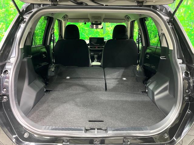 ���i�̂���������ʋ΁A���}���ɏ\���ȉ׎��X�y�[�X���m�ۂ��Ă���܂��B�Z�J���h�V�[�g��|���ƁA�傫�ȉו��̐ύڂ��\�ł���