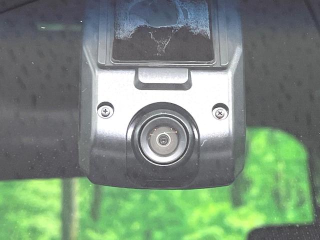 Ｎ－ＢＯＸカスタム Ｌターボ　純正９インチナビ　両側電動スライド　バックカメラ　ターボ　ドラレコ　ＥＴＣ　レーダークルーズ　フルセグ　電子パーキング　Ｂｌｕｅｔｏｏｔｈ　ハーフレザーシート　スマートキー　ＬＥＤヘッド（6枚目）