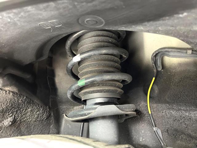 タフト G ガラスルーフ 純正SDナビ バックカメラ 衝突被害軽減システム 禁煙車 ドラレコ コーナーセンサー スマートキー LEDヘッド ルーフレール ETC 純正15インチアルミ 車線逸脱警報 オートライト(20枚目)