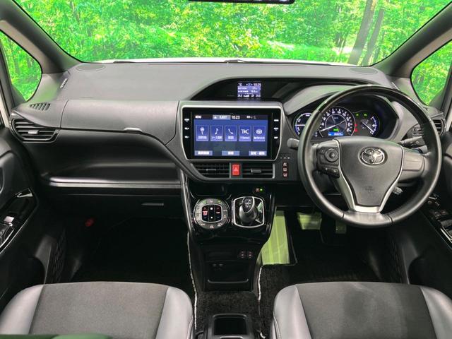 ノア ハイブリッドＳｉ　ダブルバイビーＩＩＩ　後期　７人　純正１０インチナビ　後席モニター　バックカメラ　両側電動スライド　デジタルインナーミラー　ＥＴＣ　ドラレコ　衝突軽減　ハーフレザーシート　ＬＥＤヘッド　Ｂｌｕｅｔｏｏｔｈ　スマートキー（2枚目）