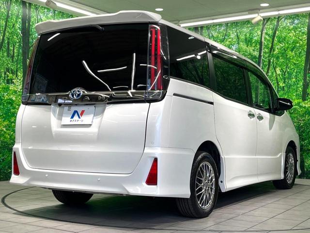 ノア ハイブリッドＳｉ　ダブルバイビーＩＩＩ　後期　７人　純正１０インチナビ　後席モニター　バックカメラ　両側電動スライド　デジタルインナーミラー　ＥＴＣ　ドラレコ　衝突軽減　ハーフレザーシート　ＬＥＤヘッド　Ｂｌｕｅｔｏｏｔｈ　スマートキー（18枚目）