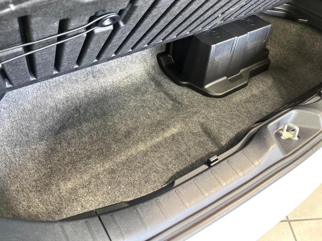 ノア ハイブリッドＳｉ　ダブルバイビーＩＩＩ　後期　７人　純正１０インチナビ　後席モニター　バックカメラ　両側電動スライド　デジタルインナーミラー　ＥＴＣ　ドラレコ　衝突軽減　ハーフレザーシート　ＬＥＤヘッド　Ｂｌｕｅｔｏｏｔｈ　スマートキー（32枚目）