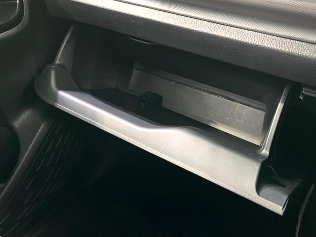 ノア ハイブリッドＳｉ　ダブルバイビーＩＩＩ　後期　７人　純正１０インチナビ　後席モニター　バックカメラ　両側電動スライド　デジタルインナーミラー　ＥＴＣ　ドラレコ　衝突軽減　ハーフレザーシート　ＬＥＤヘッド　Ｂｌｕｅｔｏｏｔｈ　スマートキー（41枚目）