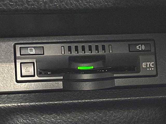 ノア ハイブリッドＳｉ　ダブルバイビーＩＩＩ　後期　７人　純正１０インチナビ　後席モニター　バックカメラ　両側電動スライド　デジタルインナーミラー　ＥＴＣ　ドラレコ　衝突軽減　ハーフレザーシート　ＬＥＤヘッド　Ｂｌｕｅｔｏｏｔｈ　スマートキー（59枚目）