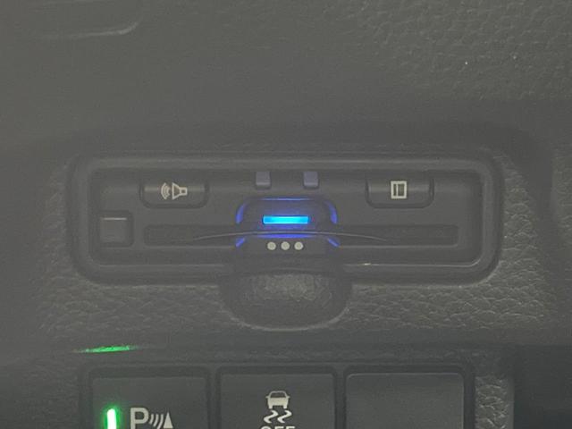 Ｎ－ＢＯＸカスタム Ｌ　純正８インチナビ　バックカメラ　両側電動スライド　衝突軽減　レーダークルーズ　ドラレコ　フルセグ　ＥＴＣ　シートヒーター　コーナーセンサー　ＬＥＤヘッド　スマートキー　電動格納ミラー（8枚目）