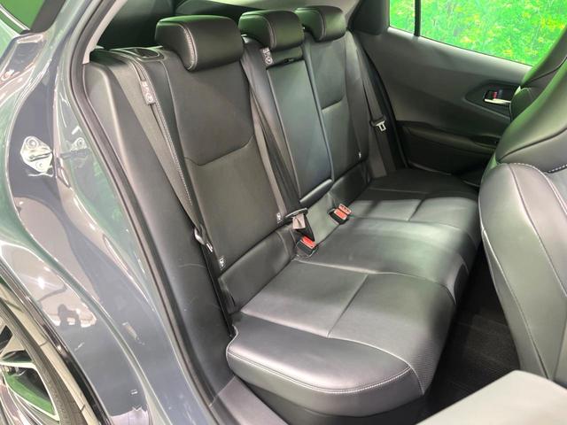 プリウス Ｚ　サンルーフ　エアロ　純正１２インチナビ　全周囲カメラ　デジタルインナーミラー　置くだけ充電　黒革シート　パワーシート　ＡＣ１００Ｖ　シートベンチレーション　パワーバックドア　ステアリンク（10枚目）