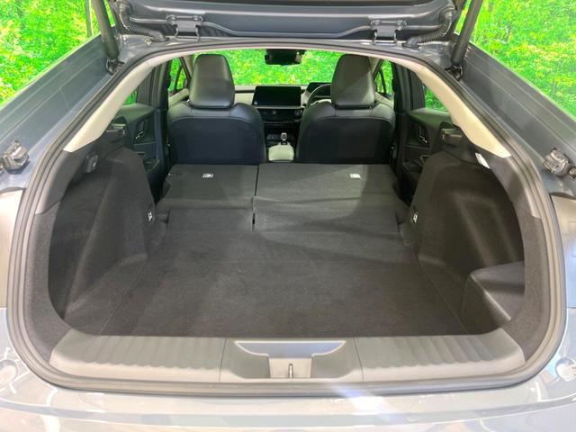 プリウス Ｚ　サンルーフ　エアロ　純正１２インチナビ　全周囲カメラ　デジタルインナーミラー　置くだけ充電　黒革シート　パワーシート　ＡＣ１００Ｖ　シートベンチレーション　パワーバックドア　ステアリンク（11枚目）